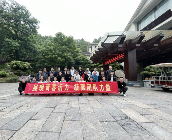 建材公司開展“五四”青年節(jié)活動  建材公司開展“五四”青年節(jié)活動